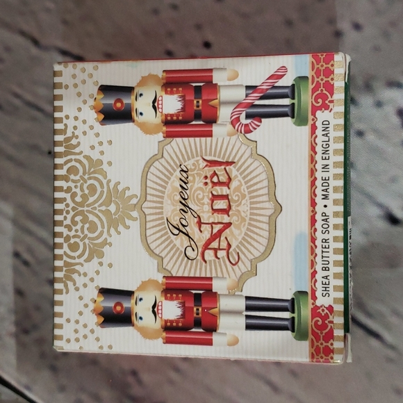 Michel Design Works Joyeux Noel Shea Butter Soap Made In England 3.5 Oz New - Picture 1 of 4
